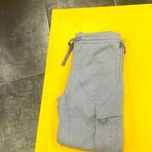 Super cargo sweats with five pocket new with tag.